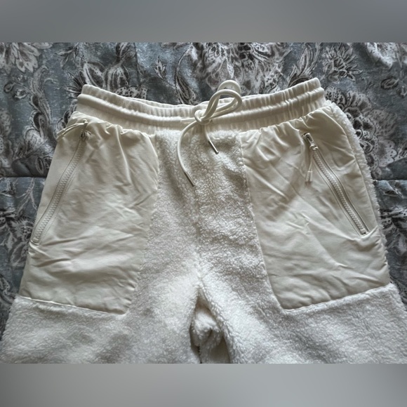 Bundle (2) Brand New Men’s Sherpa Joggers in Black and White by Forever21 size M - Picture 8 of 10